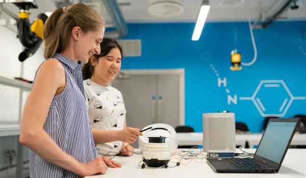 Liquid Spray Painting